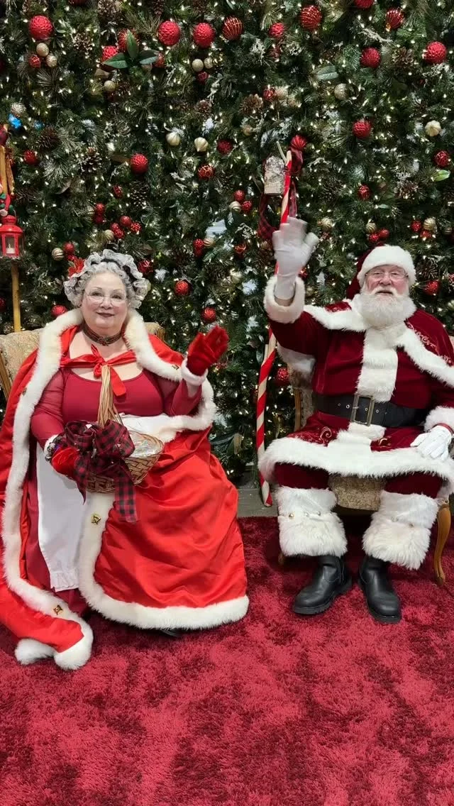 Skip the mall chaos this holiday season! 🎄✨ Visit Queen Mary’s Market on Dec 13–14 and Dec 20–21 for all your local Christmas shopping and snap a festive pic with Santa, Mrs. Claus, and Santa Pool. Fun for the whole family!

#yeg #yegchristmas #yegchristmasmarket #yegbusiness #yeglocal