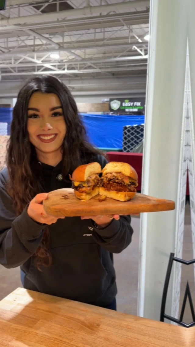 🔥 Burger of the Month at @rivalburgers! 🍔

You gotta try this: the Honey Hot Smash Burger stacked with deep-fried banana and peanut butter — sweet, spicy, crispy, and totally unreal. 🤯

Trust us… this one hits different. Only for a limited time!

12011 111 AVE NW 📍

#yeg #yegfoodie #yegeats #yegrestaurant #smashburger