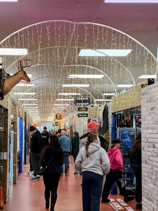 Queen’s Court is open today until Friday from 11-6! Visit select vendors ⤵️

@hightopblocks
@wd__collectables 
@enchanted.emporium.ink 
@themagicsanctuary 
@rivalburgers 
@3dprintingduo 
@thekitbunker 
@nostalgiacorneryeg 
@tokyo_vibes_shop 
@riley4.0 
West Coast Prairie Hippy
Tim’s Tonkas 

Enter through entrance 1!

#yeg #yegmarket #yeglocal #yegbusiness