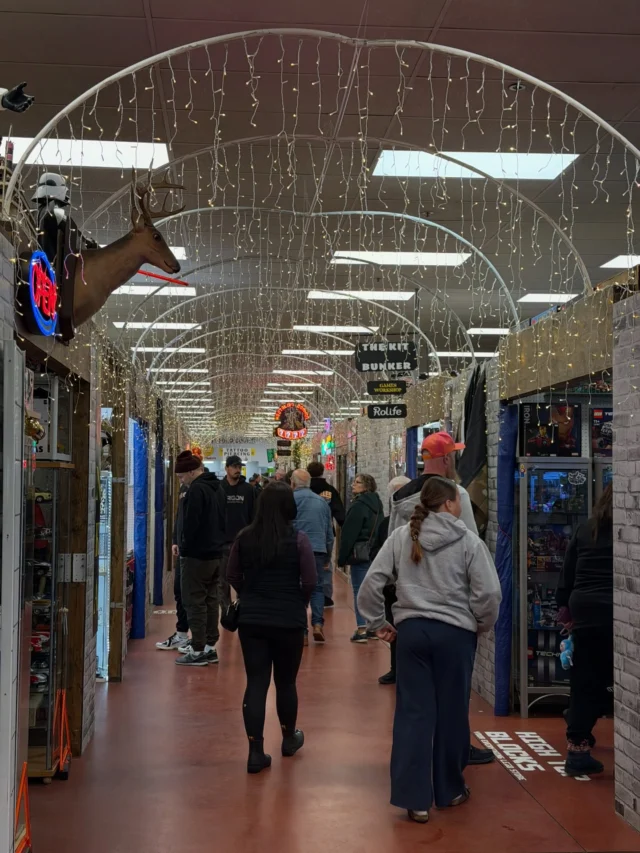 Queen’s Court is open! Wednesday through Friday, 11–6. Stop by and shop some of your fave vendors during the week! 

Please note: only select vendors are open during the week - check the tagged accounts. 📌

#yeg #yegmarket #yegbusiness #yeglocal
