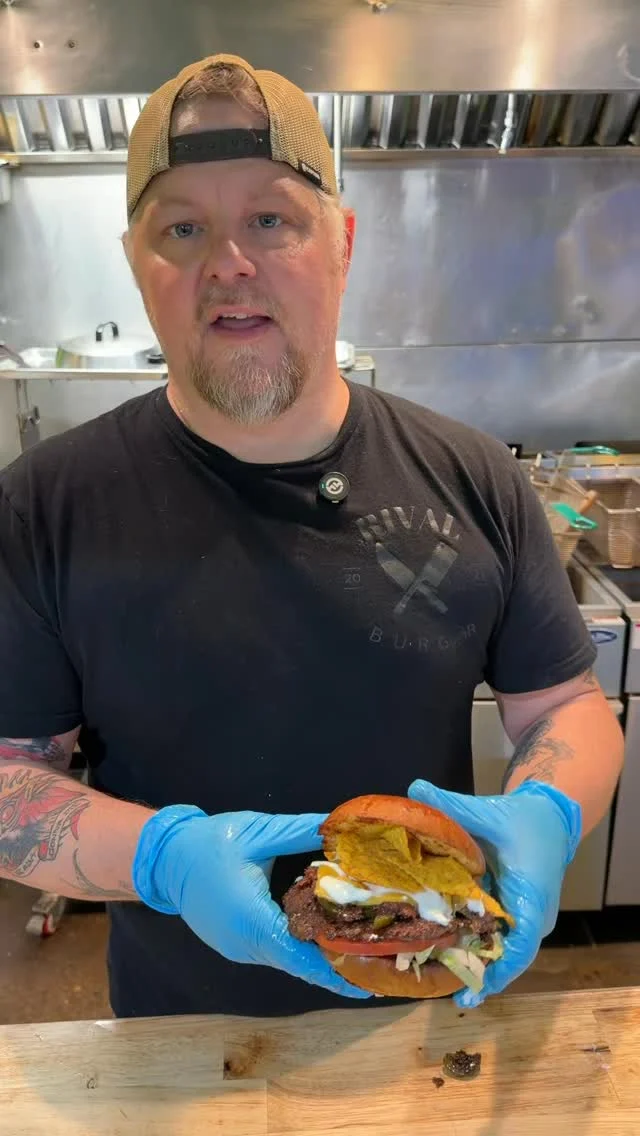 🔥 Burger of the Month Alert! 🔥

Meet the Nacho Mama Burger from @rivalburgers 🍔

Loaded with smashed jalapeños, creamy sour cream sauce, and crunchy Cool Ranch Doritos, this burger brings the perfect mix of heat, crunch, and flavour in every bite.

Trust us — you need to try this one before it’s gone! 🌶️🍔

#yeg #yegfoodie #yegburger #smashburger #edmonton